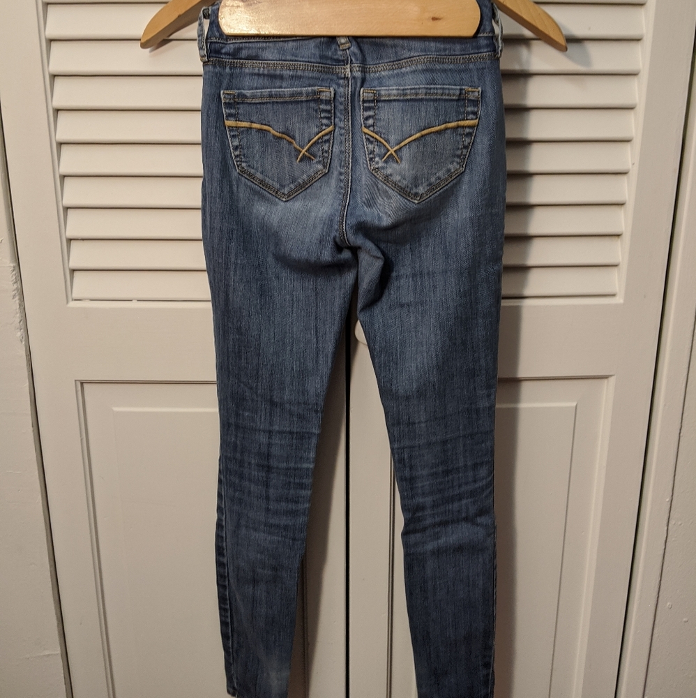 Jeans - Picture 2 of 3